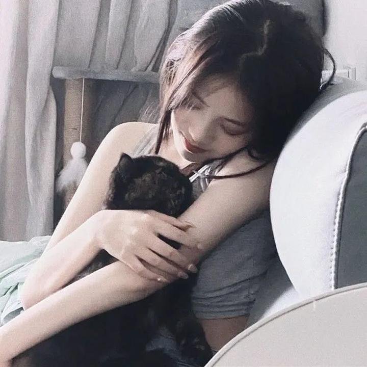 艾米丽·布莱尔的秘密